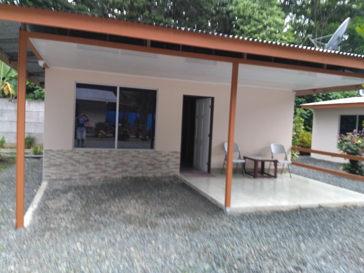 Puerto Vargas Lodge Cahuita Exterior photo